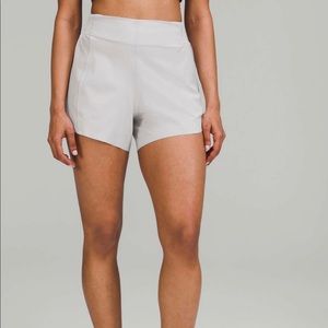 Lululemon Hotty Hot High Rise Short 4” Special Edition ‘Chrome’
